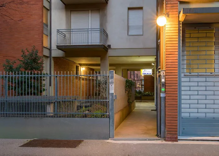 Ideale * בולוניה